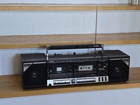 Ca-w40 Aiwa Ca-40u Boombox Stereo Radio Tape Player 1980s Cassette Needs Service