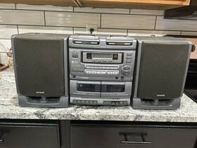 Ca-dw680mu Aiwa 1980 S Cd/radio/cassette Boombox With Speakers