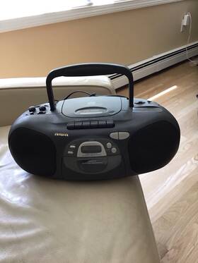 Ex21ou Aiwa Compact Disk Stereo Radio Cassette Recorder