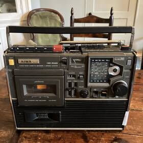 Tpb-250 Aiwa Vintage 5-band Radio Cassette Recorder Powers On As-is Shortwave
