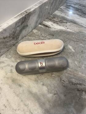 Bo513 Beats Pill 2.0 Wireless Portable Bluetooth Speaker Silver Tested Works