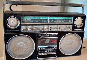 Scr9000 Cec Boombox 20watts Cassette Am Fm Radio W. Dual Speaker Outputs