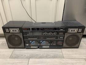 U-700 Crown For Parts Vintage Crow Boombox Power Master