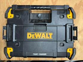 Dwst1-81079 Dewalt 18v Tstak Dab Jobsite Radio And Charger