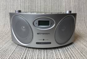 Pd6810k Emerson Silver 2009 Portable Boombox Stereo Cd Player Am/fm Radio