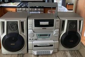 Ph-d920 Fisher D920 Boombox With Cd Am-fm Cassette Surround Stereo Hi-fi Speakers
