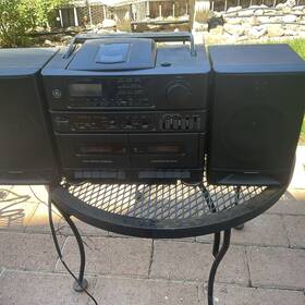 3-7049 Ge Boom Box Cd/cassette Stereo System