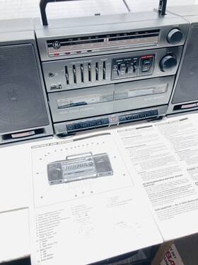 3-5679a Ge 5679a Vintage 1980s Dual Casette Stereo Boom Box With Detatchable Speakers