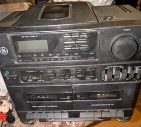 No.3-7049a Ge Model Cd/double Cassette Radio System No Speakers Untested