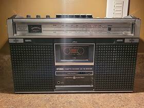 3-5161a General Electric Vintage M# Am/fm Cassette Recorder Boombox Work With Batts