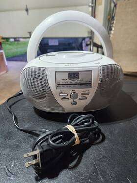 Bcd1806 Gpx Portable Cd/radio Boom Box