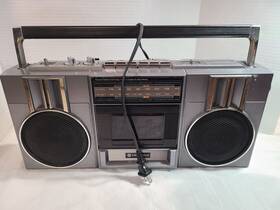 6802oh Hitachi Radio/cassette Boombox Vtg #6802oh Tested Works