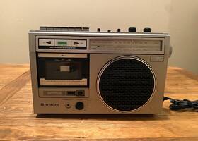 Trk-5610w Hitachi Trk-5610 Fm/mw Cassette Recorder Made In Japan Ltd Not Working