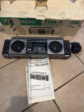 Trk-6701w Hitachi Vintage Radio/cassette Tape Recorder