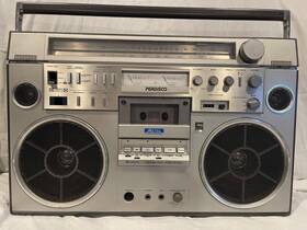 Trk-8600 Hitachi Perdisco Boombox