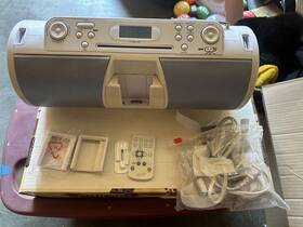 Ibcd3816dt Ilive White Portable Am/fm Ipod Boombox Remote Extras