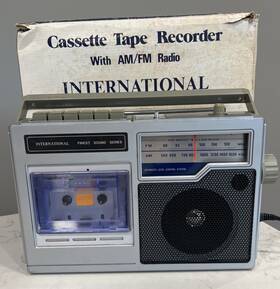 Kc-828 International Vintage Cassette Tape Recorder Am/fm Radio Boombox Tested