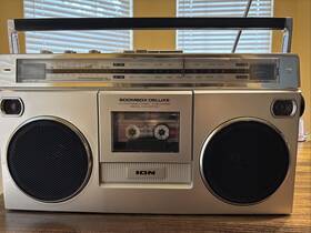 Isp1128 Ion Boombox Deluxe Retro Stereo Cassette Bluetooth