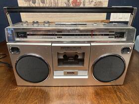 Isp112b Ion Audio Boombox Deluxe Stereo With Bluetooth Am/fm Radio