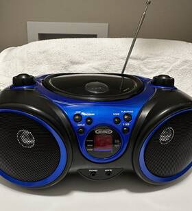 490bl Jensen Am/fm/cd Player Portable Handle To Carry Battery And Cord Blue