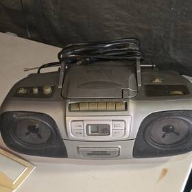 Koss R20/um-1/d Am/fm Stereo Cassette Cd Boombox Silver Automatic Level Control