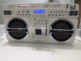 I-931x Lasonic Paul Smith High Performance Portable Music System With Bluetooth