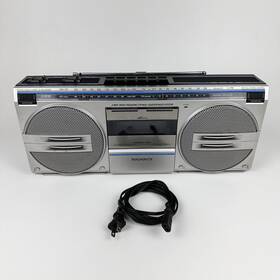 D-8130 Magnavox D-8130/17 Vintage Stereo Boombox Am/fm Radio No Cassette Works
