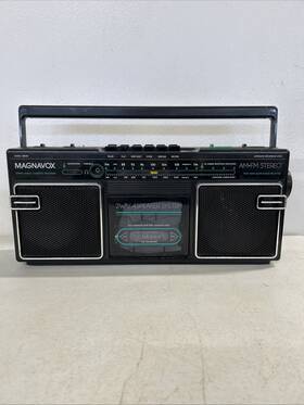 D8060-untested Magnavox Boom Box