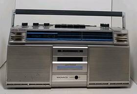 D8207 Magnavox Boombox Ghetto Blaster Vintage 1980s Tested Works See Description