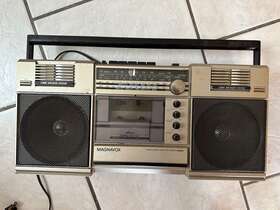 D8223 Magnavox Vintage Cassette Player And Radio Boombox