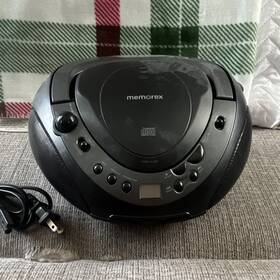 Memorex Mp3833blk Cd Boombox Am/fm Radio Black Wired Aux In Headphone Jack