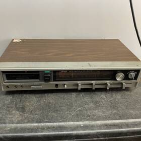 38-515 Monteverdi Lloyds Stereo 8-track Player Am/fm Receiver For Parts Read