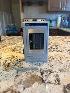 Rx-1900 National Portable Fm/am Radio Cassette Recorder