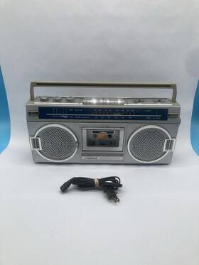 Fs-747 Nippon Rare Vintage Cassette Recorder Player Am/fm Boombox
