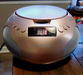Philco 850041387048 Guarantee Stereo Cd Player/am/fm Radio Rose Gold Portable Boombox