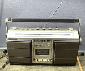 534681 Pioneer Sk-71f Vintage Radio-cassette Player From 80s