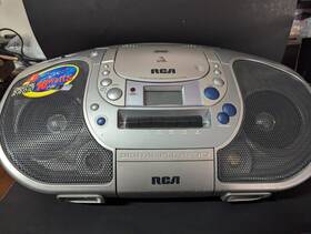 Rcd105 Rca Portable Boombox Cd Fm/am/cassette Player- Tested And Working