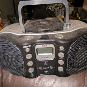 Rcd155 Rca Boombox Cd-r/rw Mp3 Am/fm Stereo Radio Twin Bass Boost No Cord