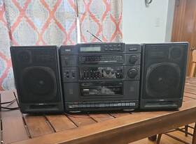 Rp-7956a Rca Vtg Am/fm Stereo Cassette Tape And Cd Player Model Boombox Read