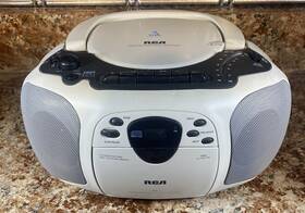 Rp-7992 Rca Boombox Cream Radio Recorder Casette Cd With Cord - For Parts