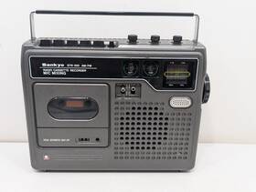 Str-255 Sankyo Ste-255 Am/fm Radio Cassette Player Recorder Portable - Vintage Used