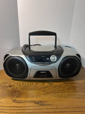 Cwm-220 Sanyo Portable Radio Cd Cassette Player Boombox Tested Works Read Desc