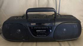 M-7055 Sanyo Vintage Model Boombox Am/fm Cassette Recorder Bassxpander Works