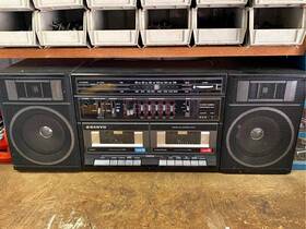 M-w45 Sanyo 1980s Dual-cassette Am/fm Boombox