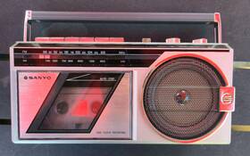 M1670 Sanyo Rare Vintage Model Radio Cassette Recorder