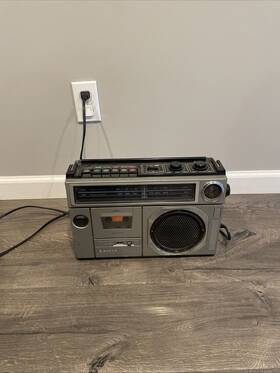 M2438 Sanyo Boom Box Am/fm Cassette Player #m 2438 Parts/repair Japan Read Description