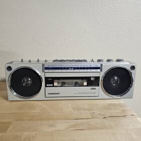 M7750f Sanyo Vintage Metal Boombox Stereo Am/fm Radio Cassette Read Descr Silver