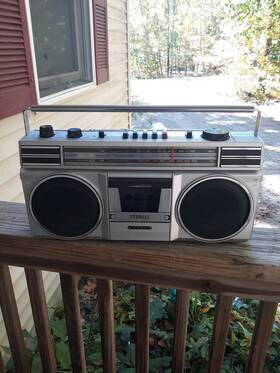M9705 Sanyo M9075 Vintage 1985 Boombox Model # Cassette Am/fm Radio