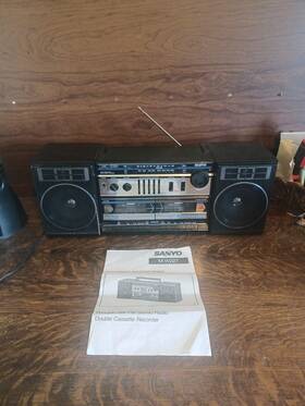 W227 Sanyo M Boombox Double Cassette Recorder With Manual Read Description