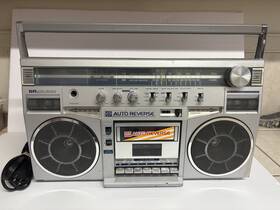562.21970250 Sears Vintage Boombox With Radio And Auto Reverse Works